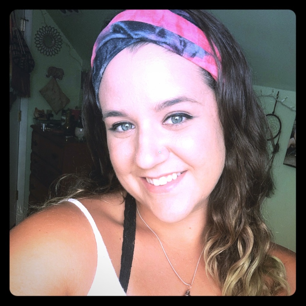 Meet your Posher, Hailea